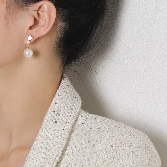 Boucles d'Oreilles Perles Argentées Signature Collection Édition Limitée Pièce Unique