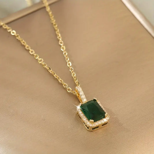 Collier en or avec pendentif rectangulaire vert - Elanora