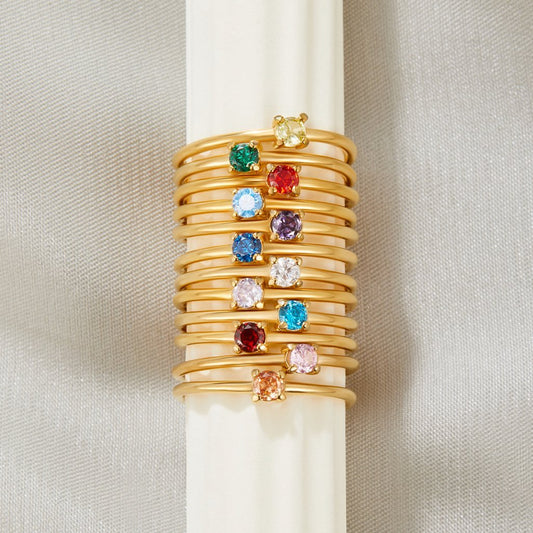 Bague en or avec pierre de naissance de février