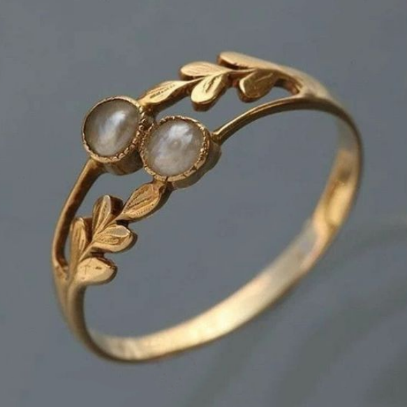 Bague vintage en pierre de lune double dorée