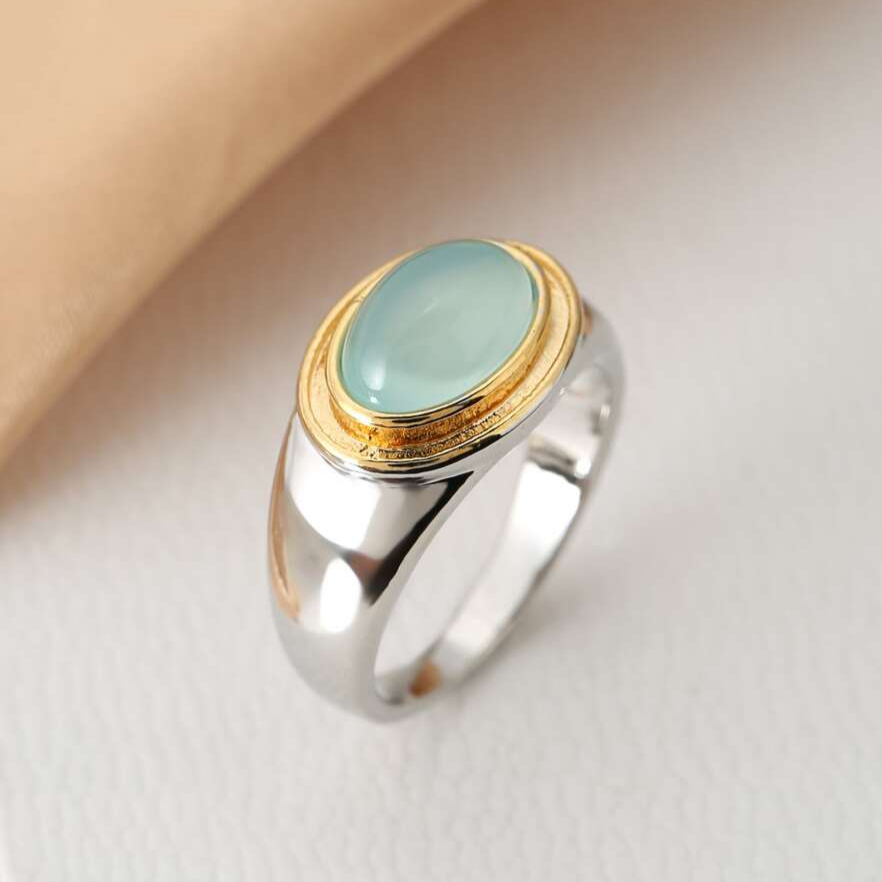 Bague vintage en pierre de lune verte