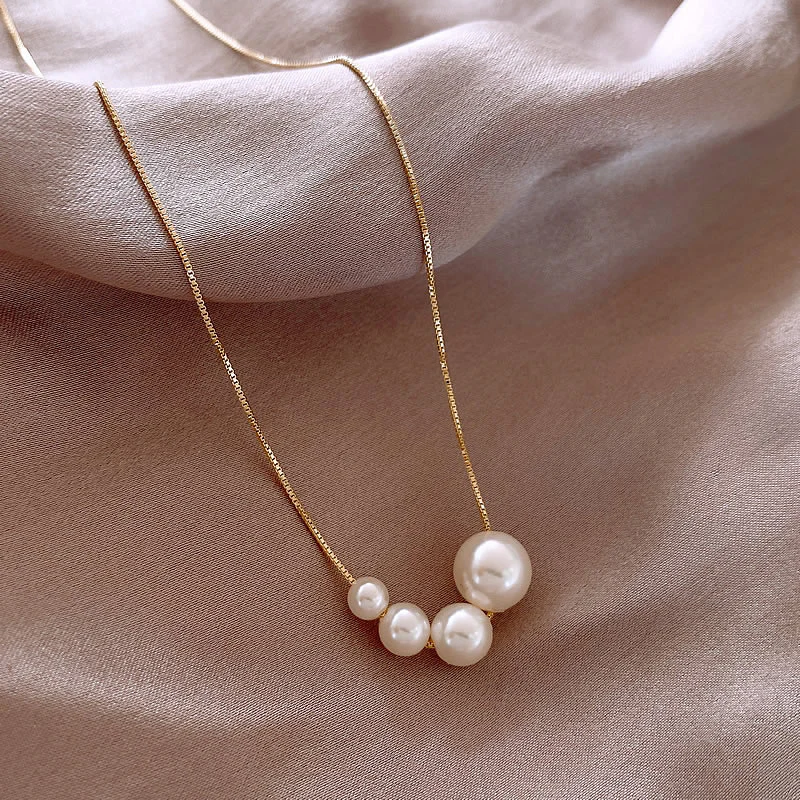 Collier pour femmes Perles blanches Chaîne en plaqué or fin
