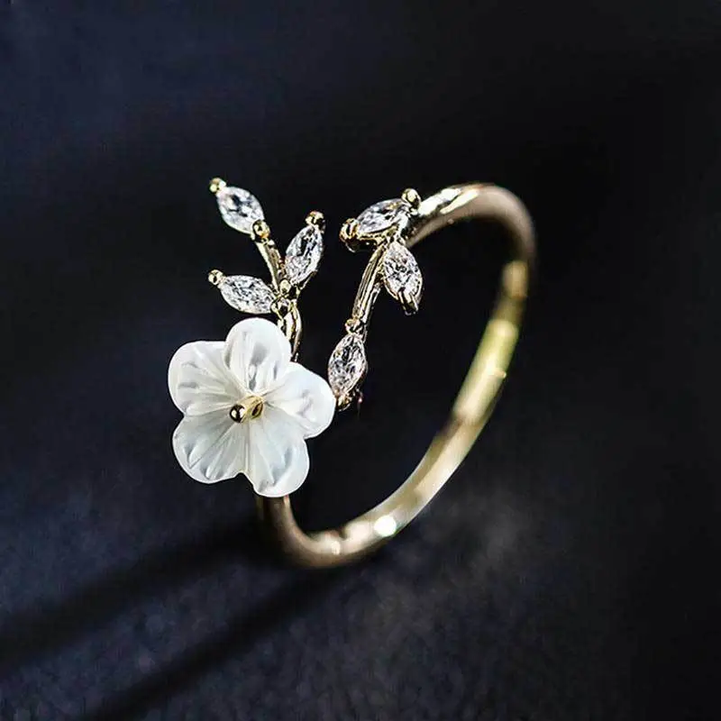 Bague en zircon blanc