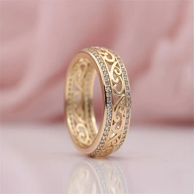 Bague en or creuse et brillante