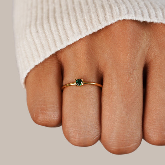 Bague en or avec pierre de naissance du mois de mai