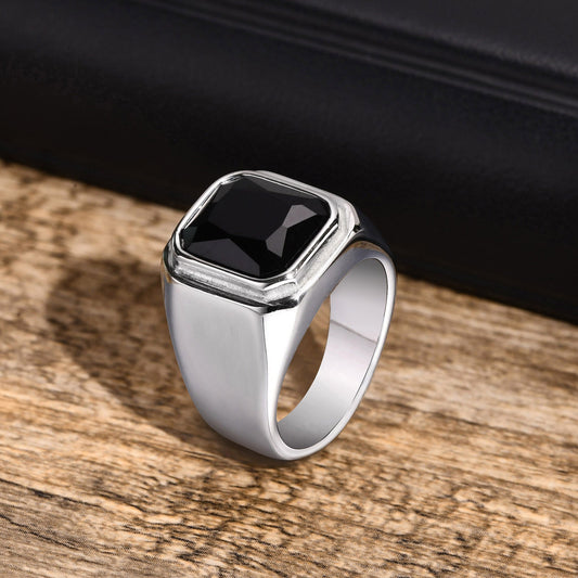 Bague Aureus carrée avec pierres noires