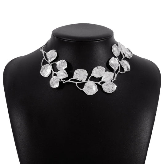 Collier d'allure feuille d'or
