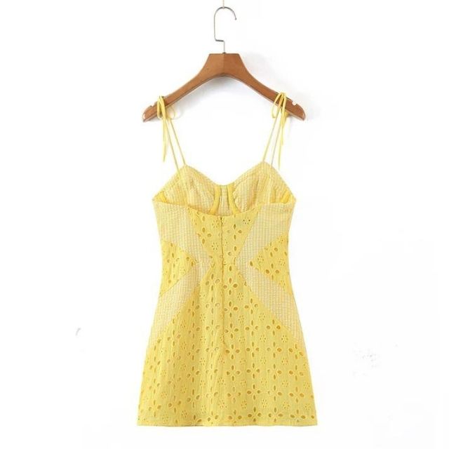 Liana - Robe jaune avec broderie