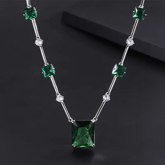 Collier et boucles d'oreilles en argent avec cristaux verts - Veralyn