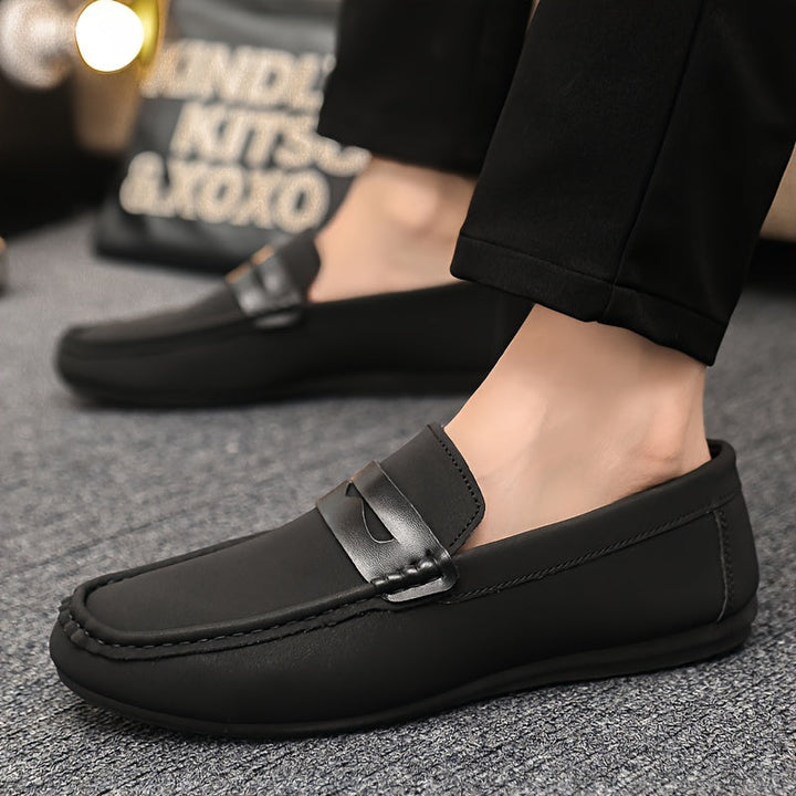 Loafers élégants pour hommes en différentes couleurs