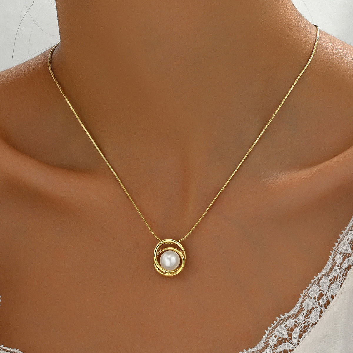 Collier pour femme avec pendentif en nacre