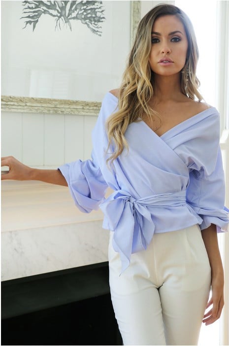 Noelle - Blouse courte croisée en dentelle