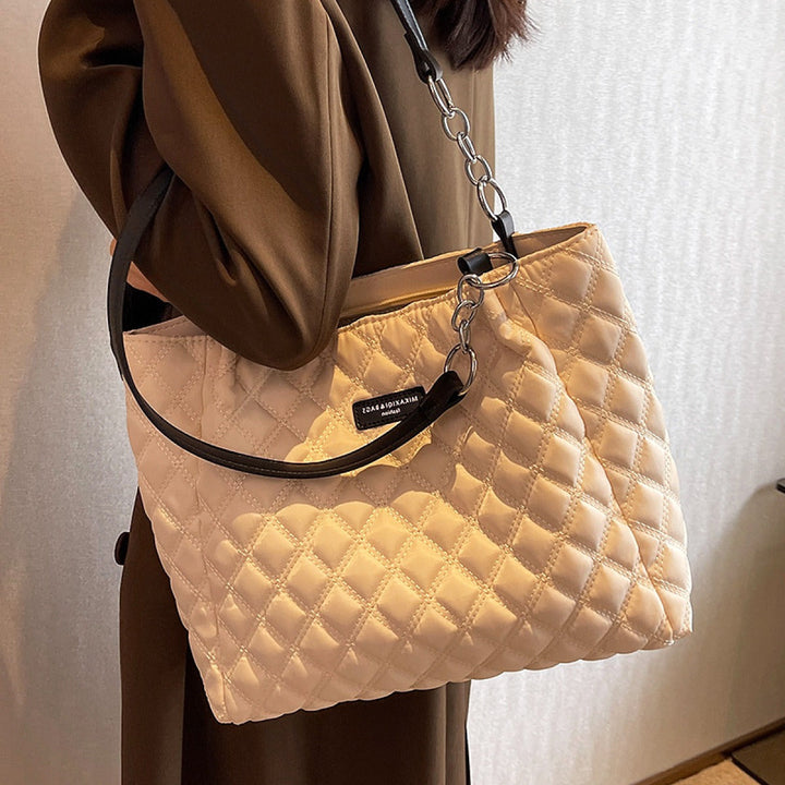 Sac shopper matelassé pour femme avec double poignée et chaîne en métal - Eloisa