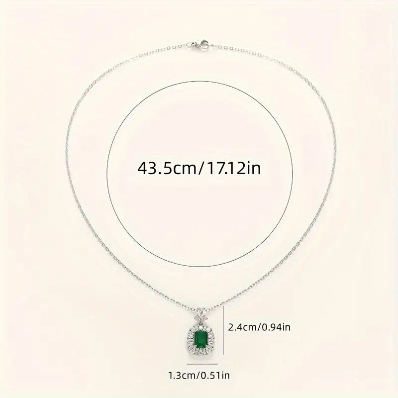 Collier en argent avec pendentif rectangulaire et zircon cubique vert - Evania