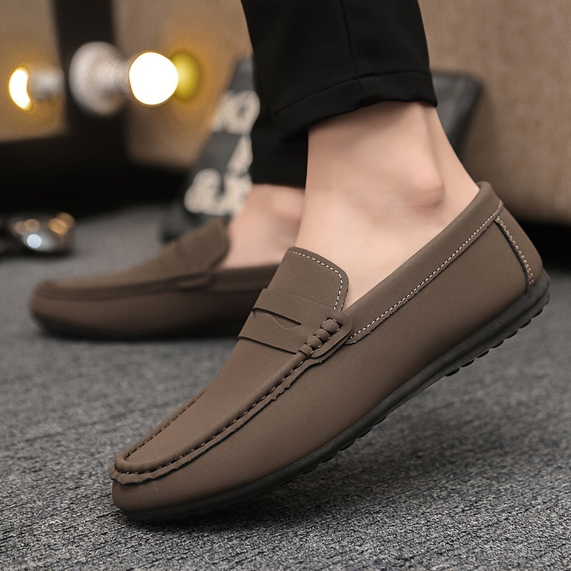 Loafers élégants pour hommes en différentes couleurs