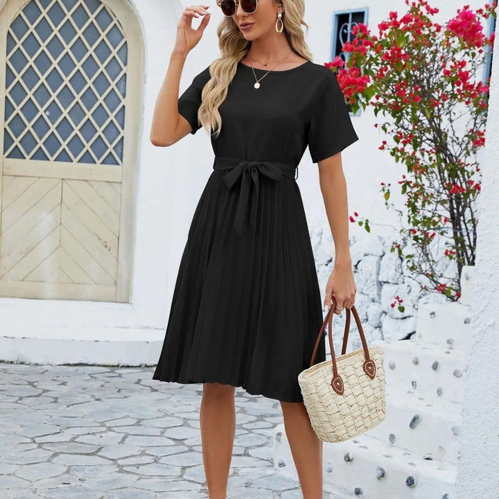 Isabella - Robe midi plissée classique avec lien à la taille