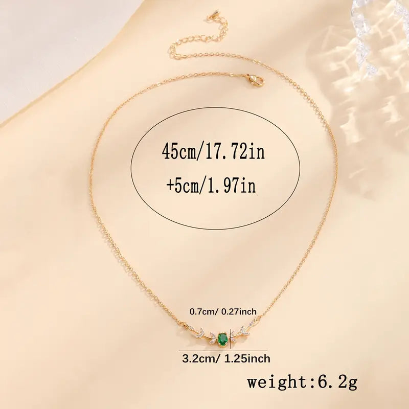 Collier en or avec pendentif en cristal vert - Liorna