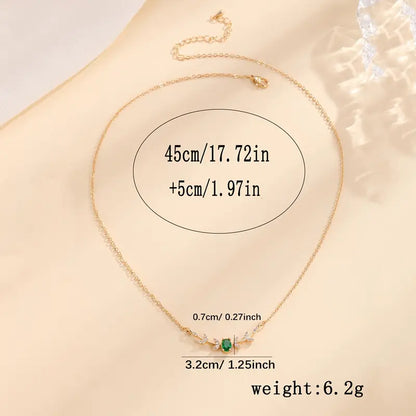 Collier en or avec pendentif en cristal vert - Liorna