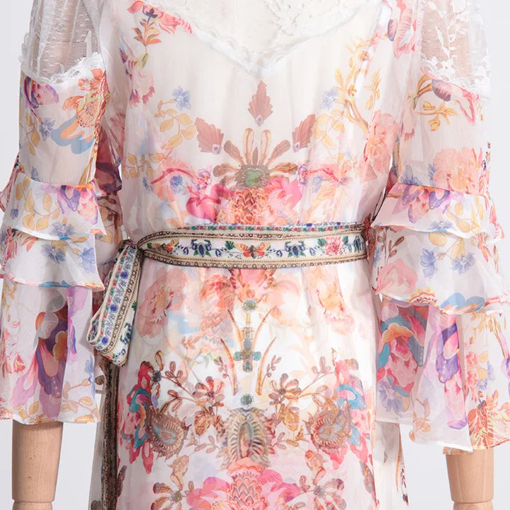 Robe Féérique à Col V - Cintrée avec Motif Floral