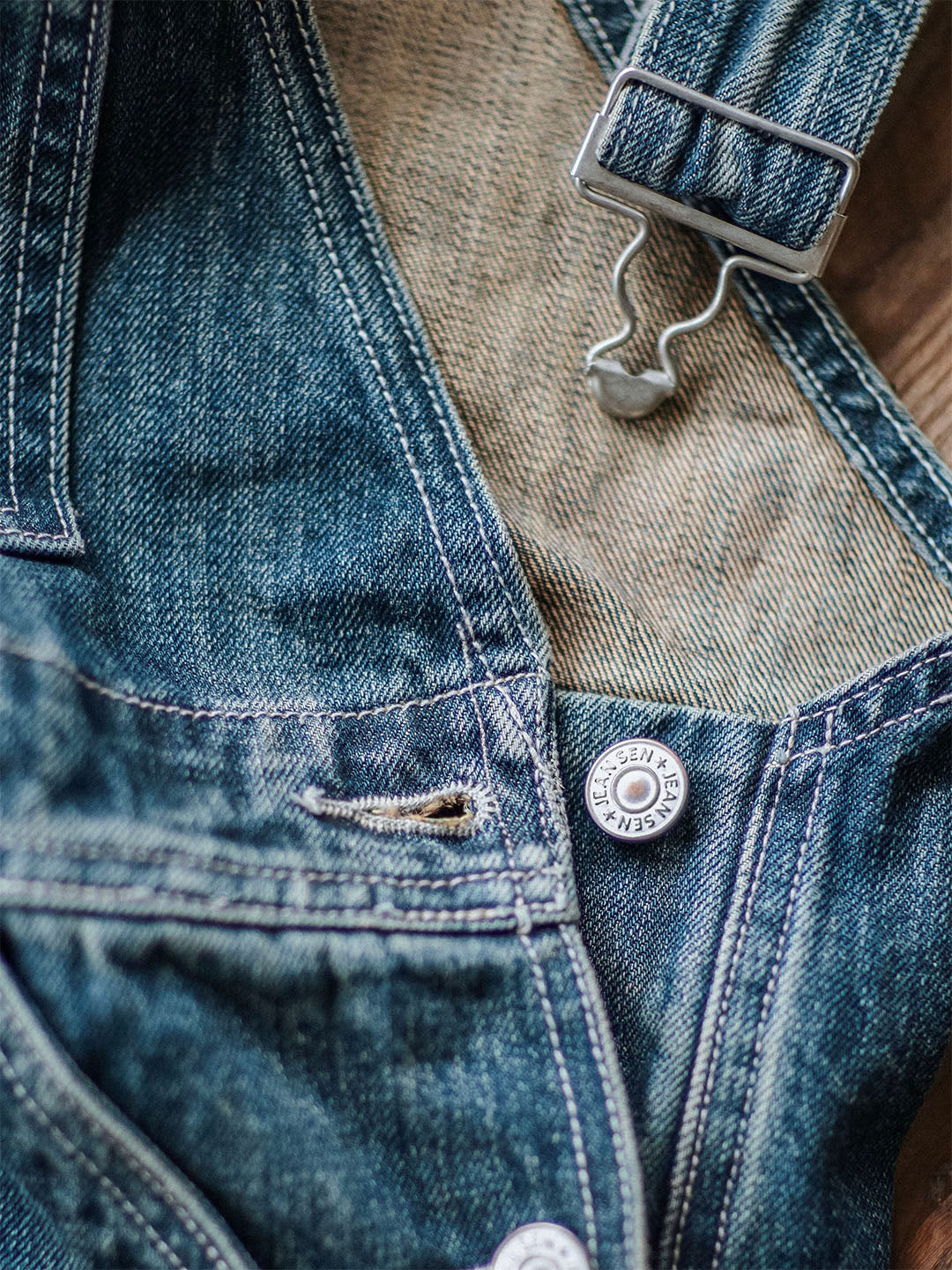 Salopette en denim vieilli Artisan