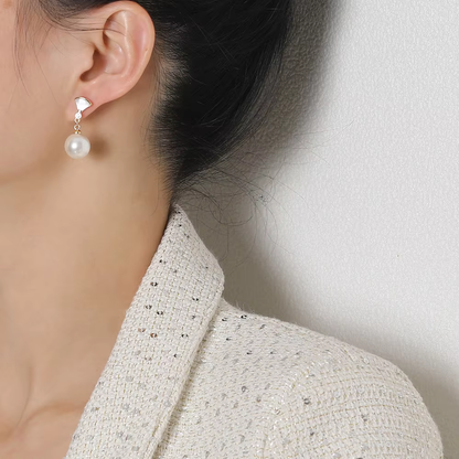 Boucles d'Oreilles Perles Argentées Signature Collection Édition Limitée Pièce Unique