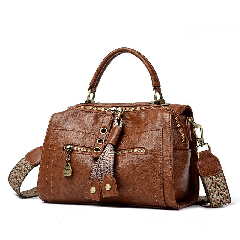 Sac à bandoulière en cuir synthétique avec détails métalliques - Juliette