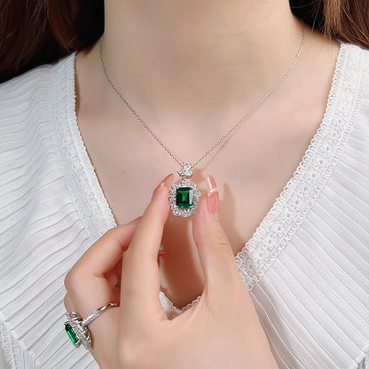 Collier en argent avec pendentif rectangulaire et zircon cubique vert - Evania