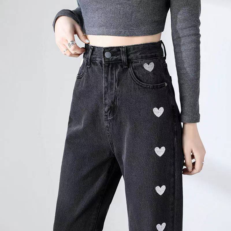 Pantalon Loretta - Confortable pantalon en denim avec des jambes larges et des cœurs romantiques