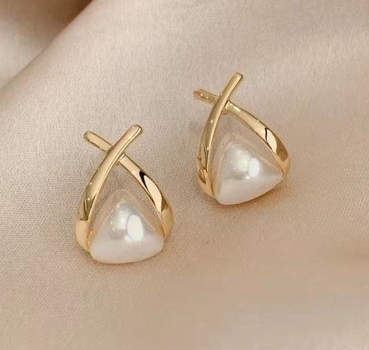 Boucles d'oreilles Pendantes Perles Croix et Triangles Édition Vintage Collection Raffinée
