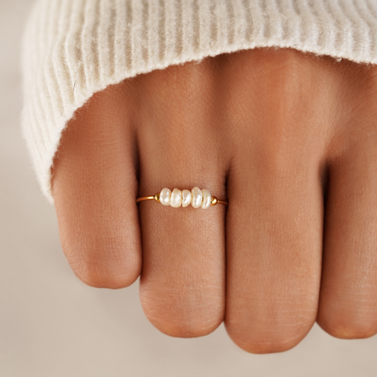 Bague classique en perles d'eau douce
