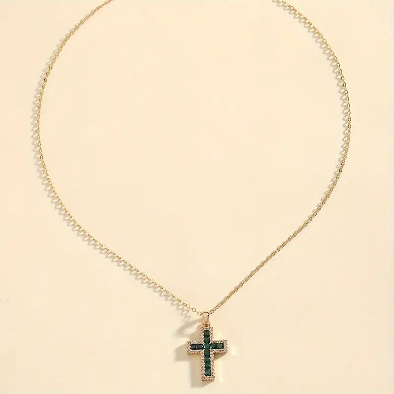 Collier avec croix en or et zircons verts - Maelis