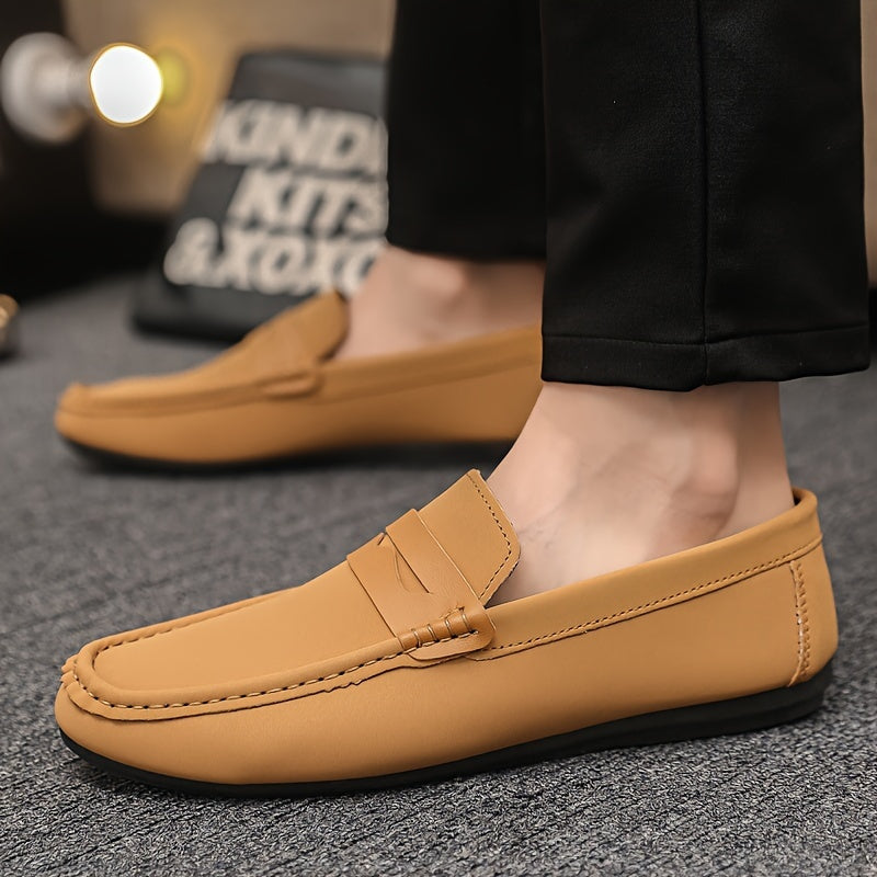 Loafers élégants pour hommes en différentes couleurs