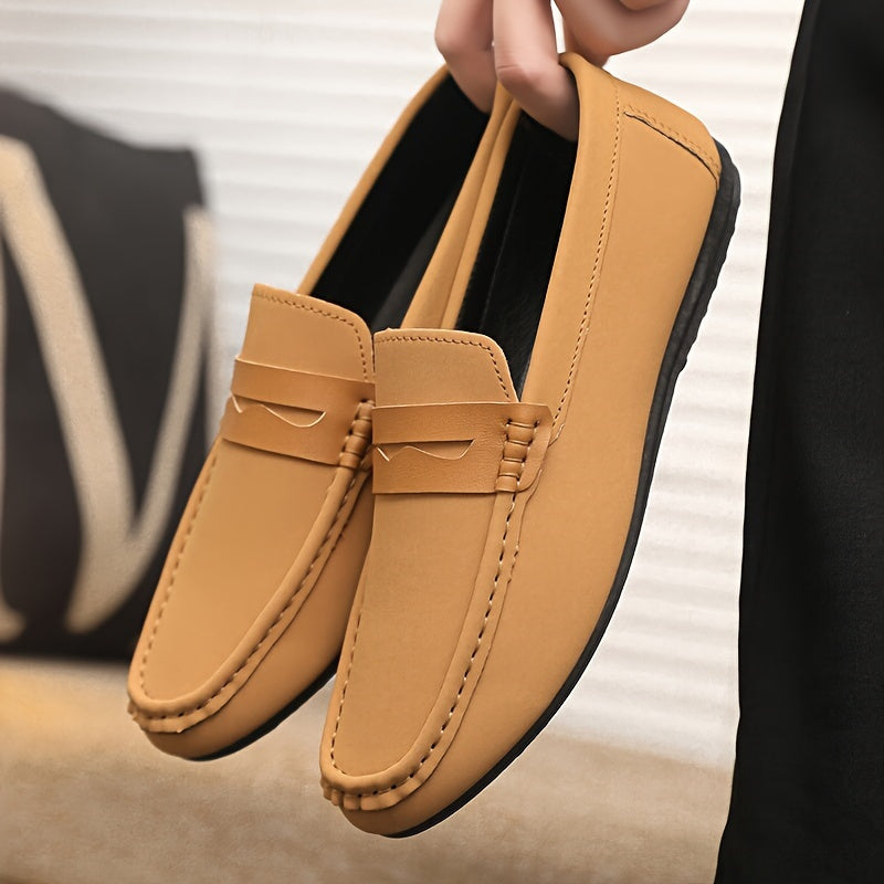 Loafers élégants pour hommes en différentes couleurs