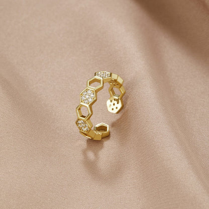 Bague nid d'abeille en or et cristal