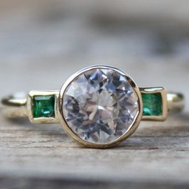 Bague vintage en zirconium et cristal vert