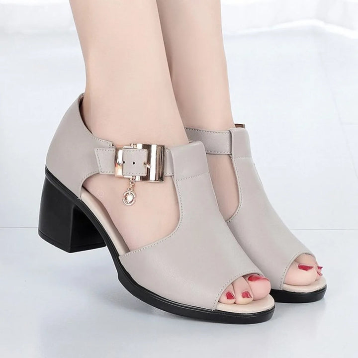 Sandales à talon moyen avec boucle décorative - Elara