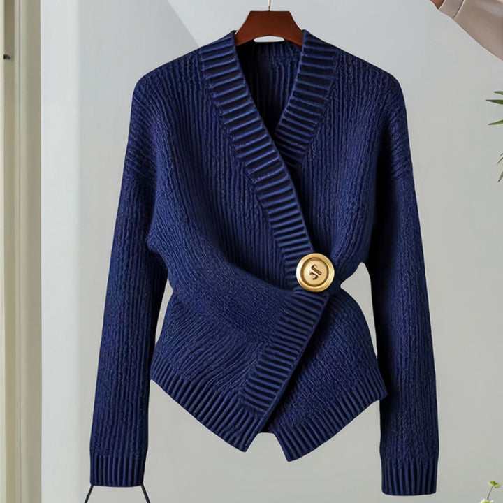Cardigan structuré en maille pour femme avec bouton doré croisé, style sophistiqué - Ysaline