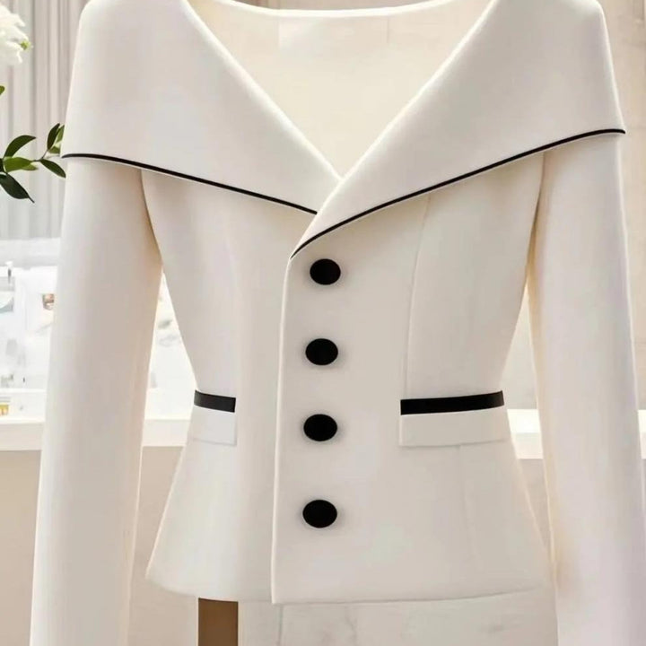 Blazer femme à col large et boutons contrastés dans un style élégant - Maïa