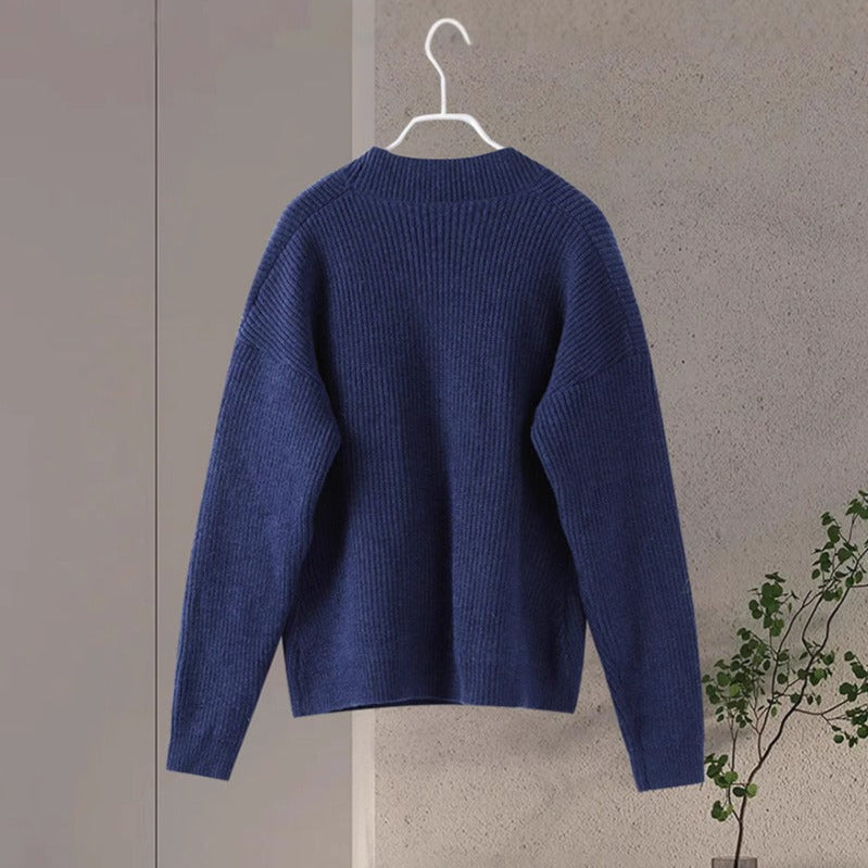 Cardigan structuré en maille pour femme avec bouton doré croisé, style sophistiqué - Ysaline