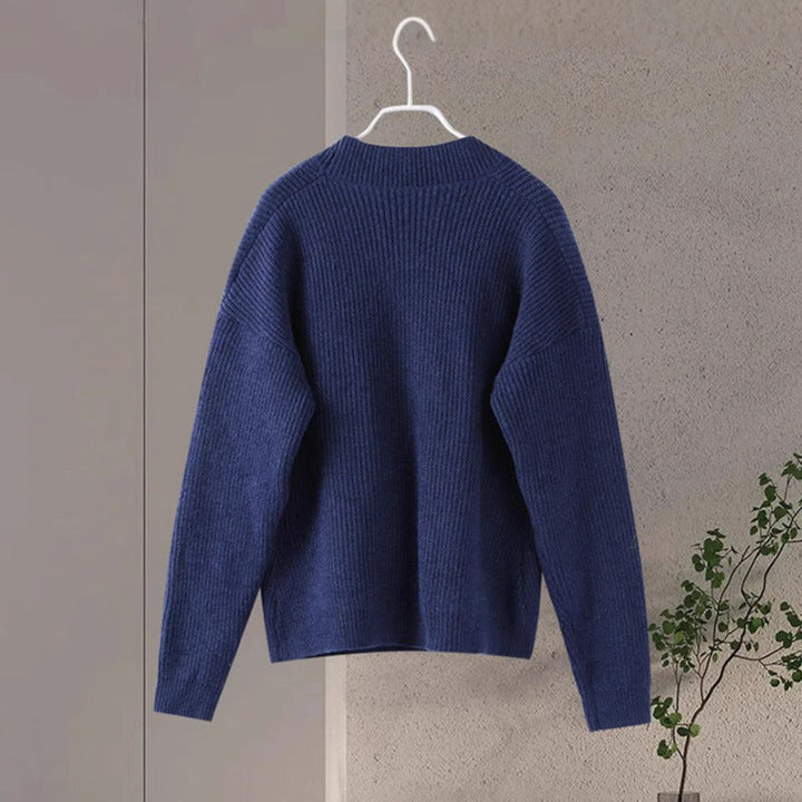 Cardigan structuré en maille pour femme avec bouton doré croisé, style sophistiqué - Ysaline
