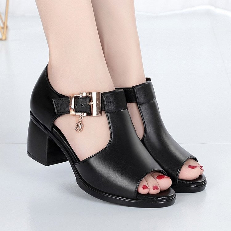 Sandales à talon moyen avec boucle décorative - Elara