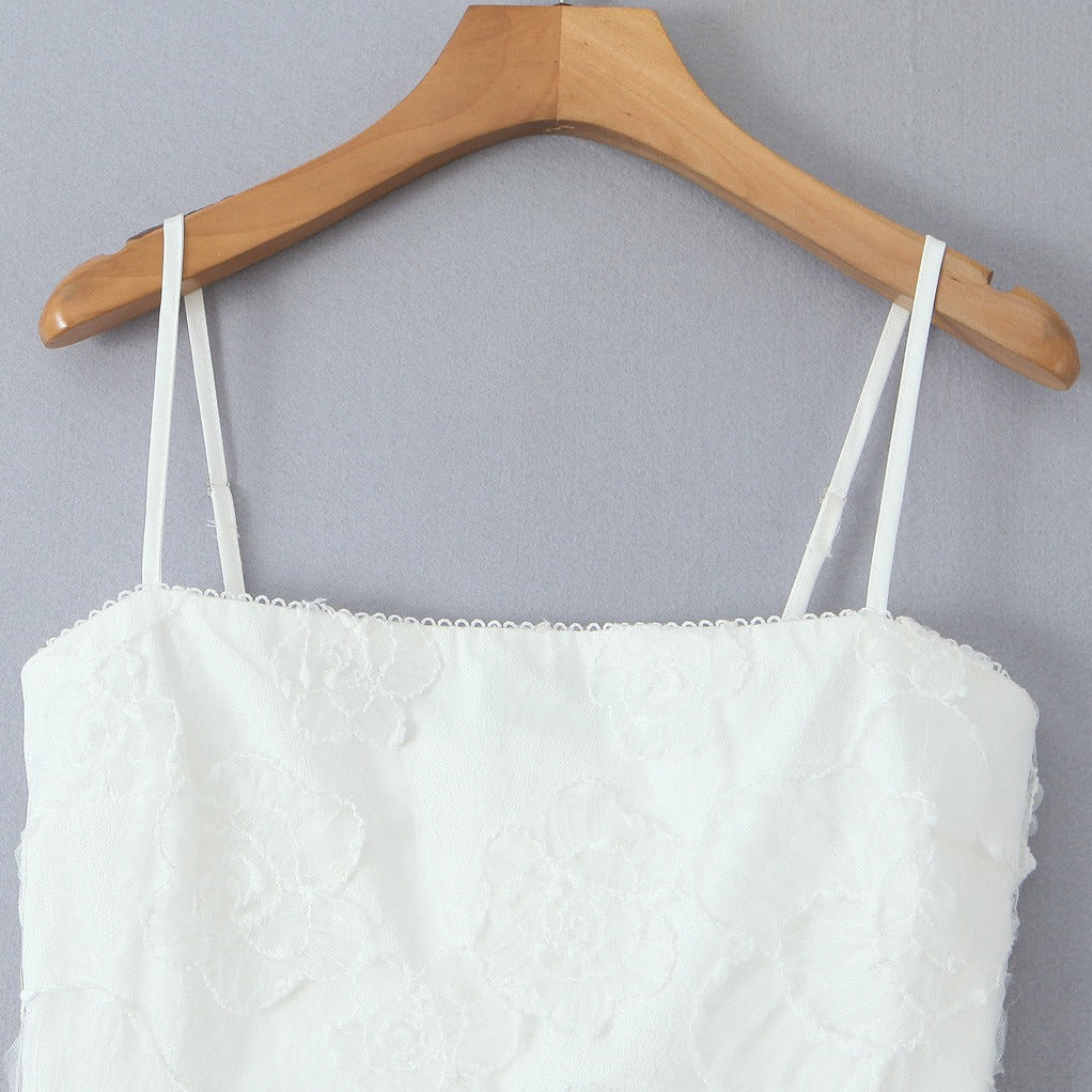 Robe longue en dentelle florale pour femme avec d'élégantes bretelles spaghetti - Elena