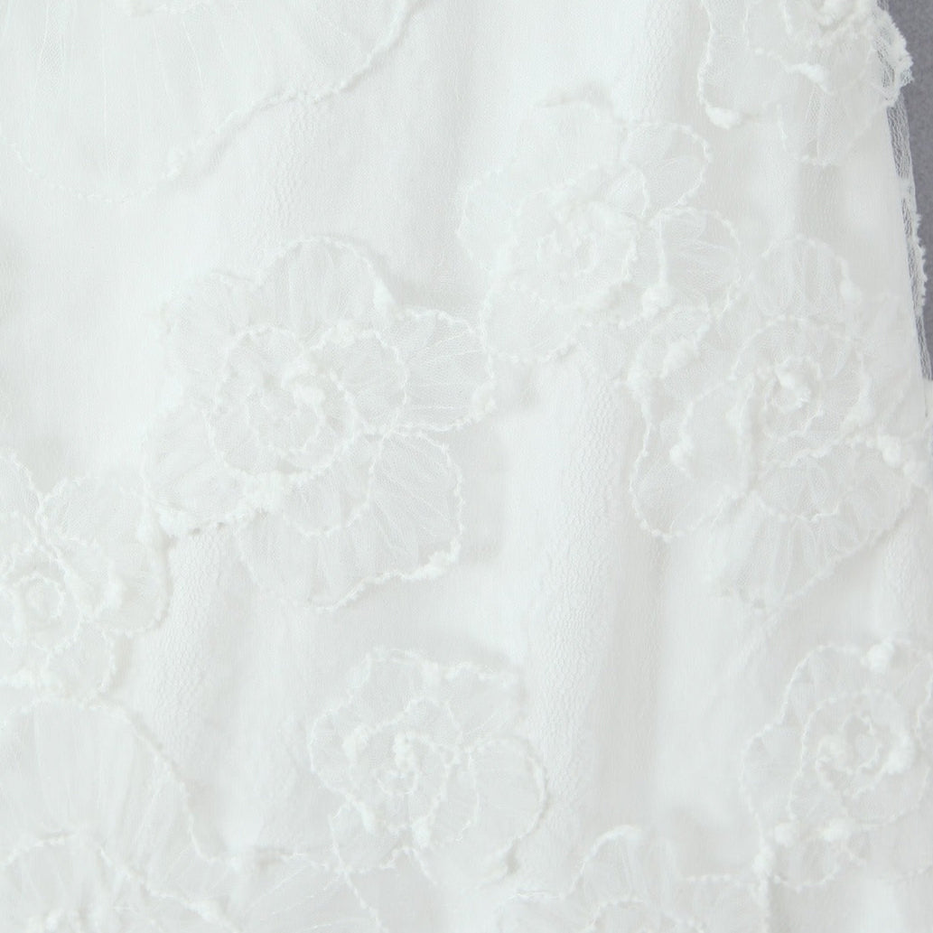 Robe longue en dentelle florale pour femme avec d'élégantes bretelles spaghetti - Elena