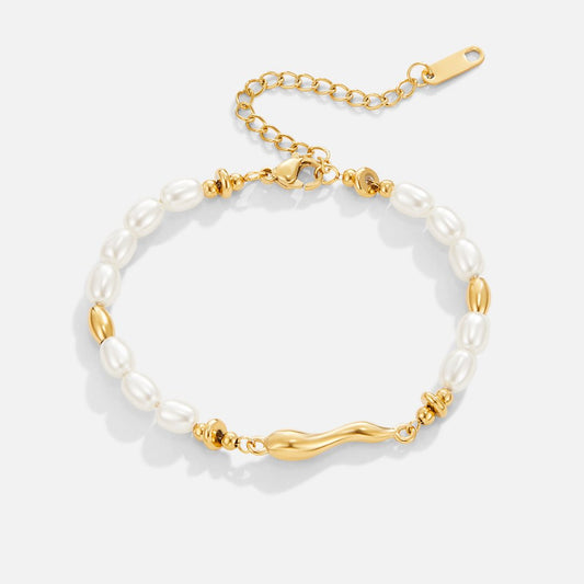 Bracelet avec perles naturelles et détails en métal poli - Undine