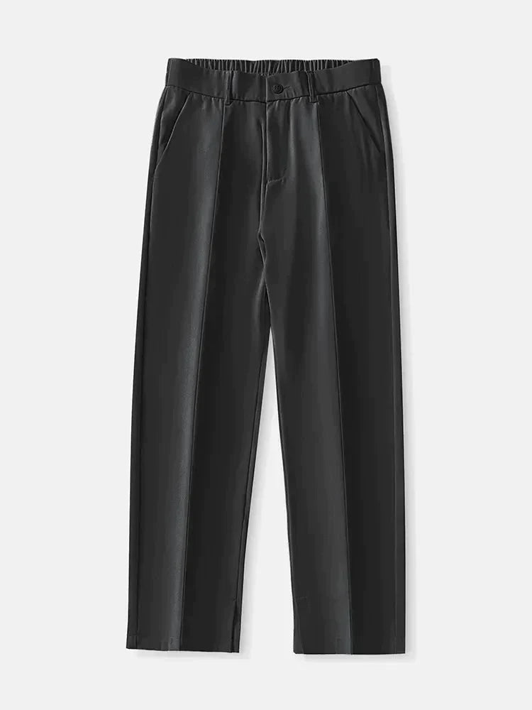 Pantalon à plis moderne