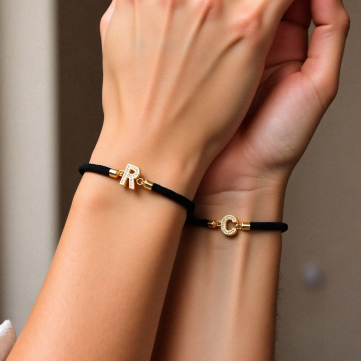 Bracelet unisexe avec corde réglable et lettre initiale - Halimah