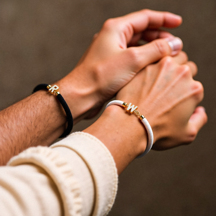 Bracelet unisexe avec corde réglable et lettre initiale - Halimah