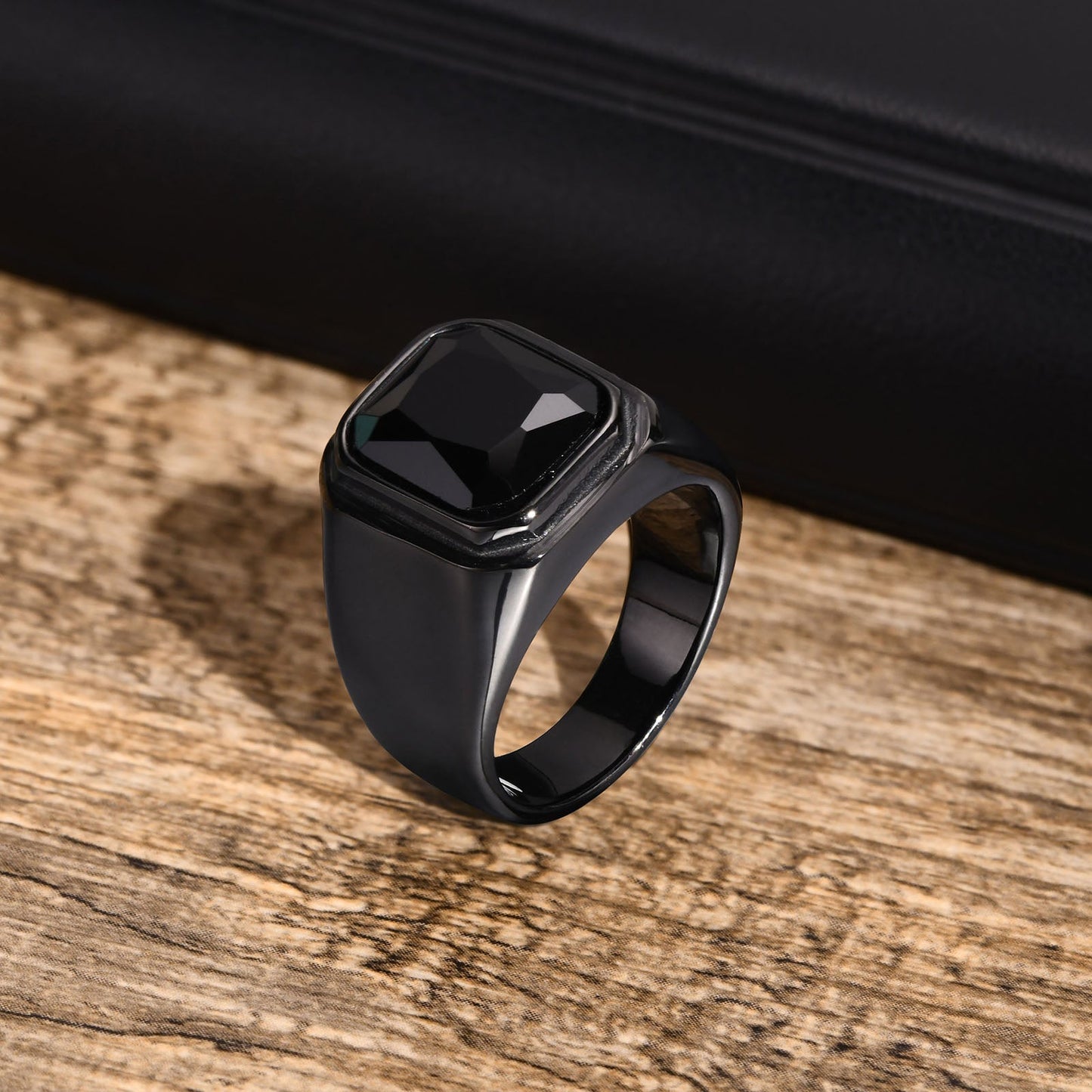 Bague carrée en pierre noire - Aureus