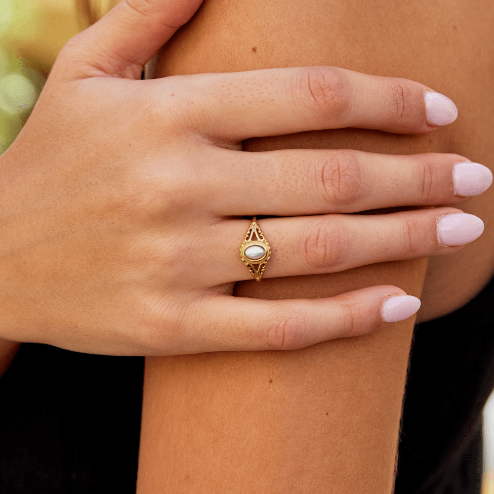 Bague vintage en perles royales