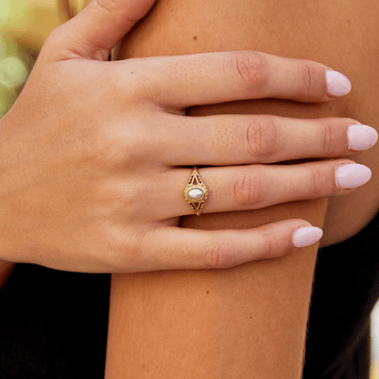 Bague vintage en perles royales